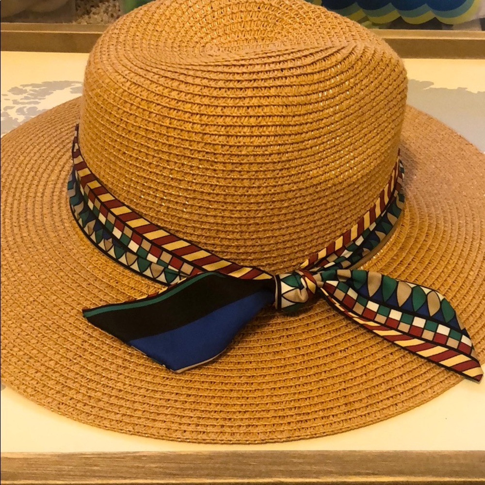 Straw Hat with silk ribbon